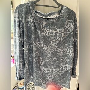 Coco + Carmen Gray Patterned Top soft